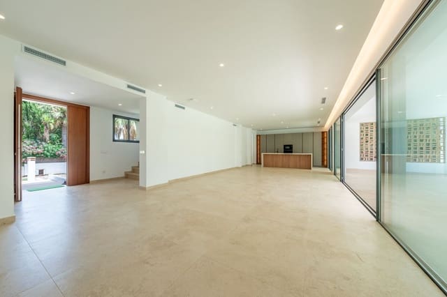 6 soveværelse Villa til salg i Sotogrande Costa, San Roque med swimmingpool garage - € 2.600.000 (Ref: 10000015)