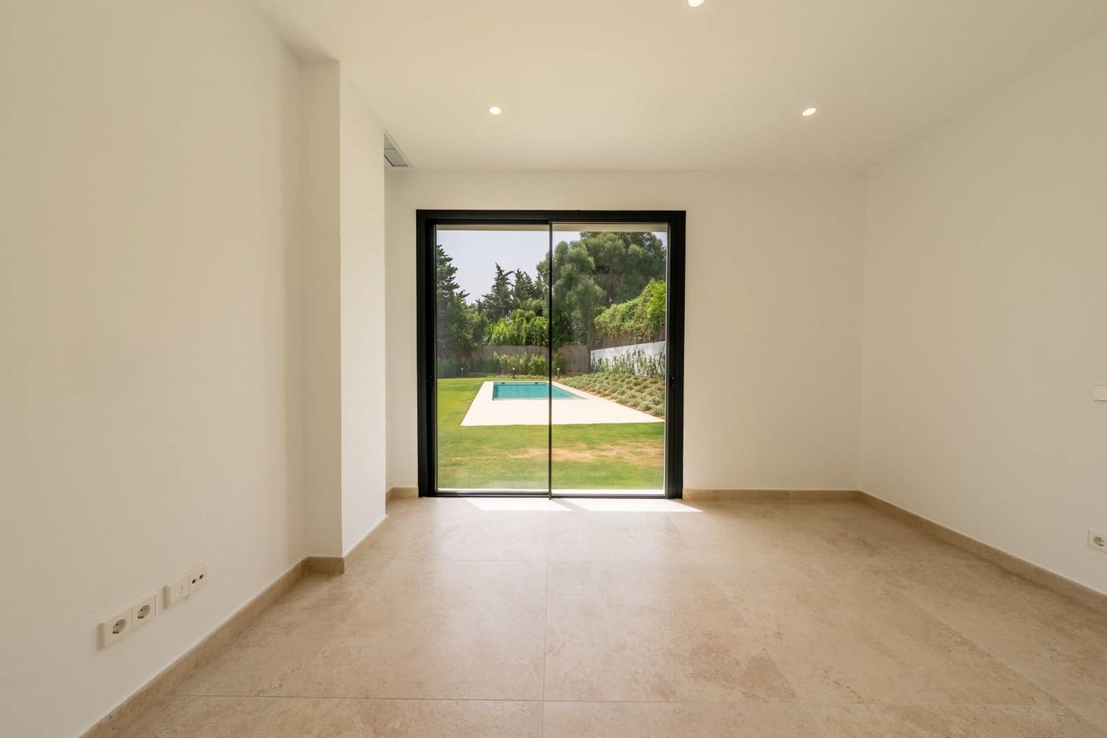 6 soveværelse Villa til salg i Sotogrande med swimmingpool garage - € 2.600.000 (Ref: 10000015)
