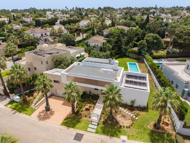 6 soveværelse Villa til salg i Sotogrande Costa, San Roque med swimmingpool garage - € 2.600.000 (Ref: 10000015)