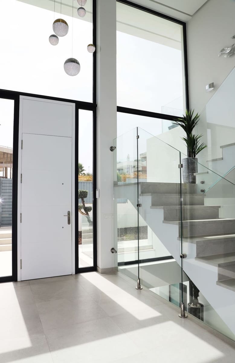 5 bedroom Villa for sale in New Golden Mile with pool garage - € 2,695,000 (Ref: 10000016)