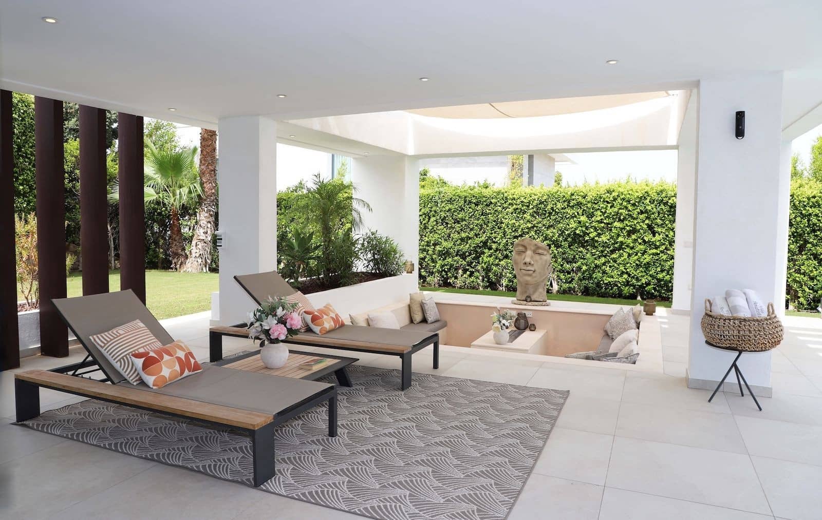 5 bedroom Villa for sale in New Golden Mile with pool garage - € 2,695,000 (Ref: 10000016)