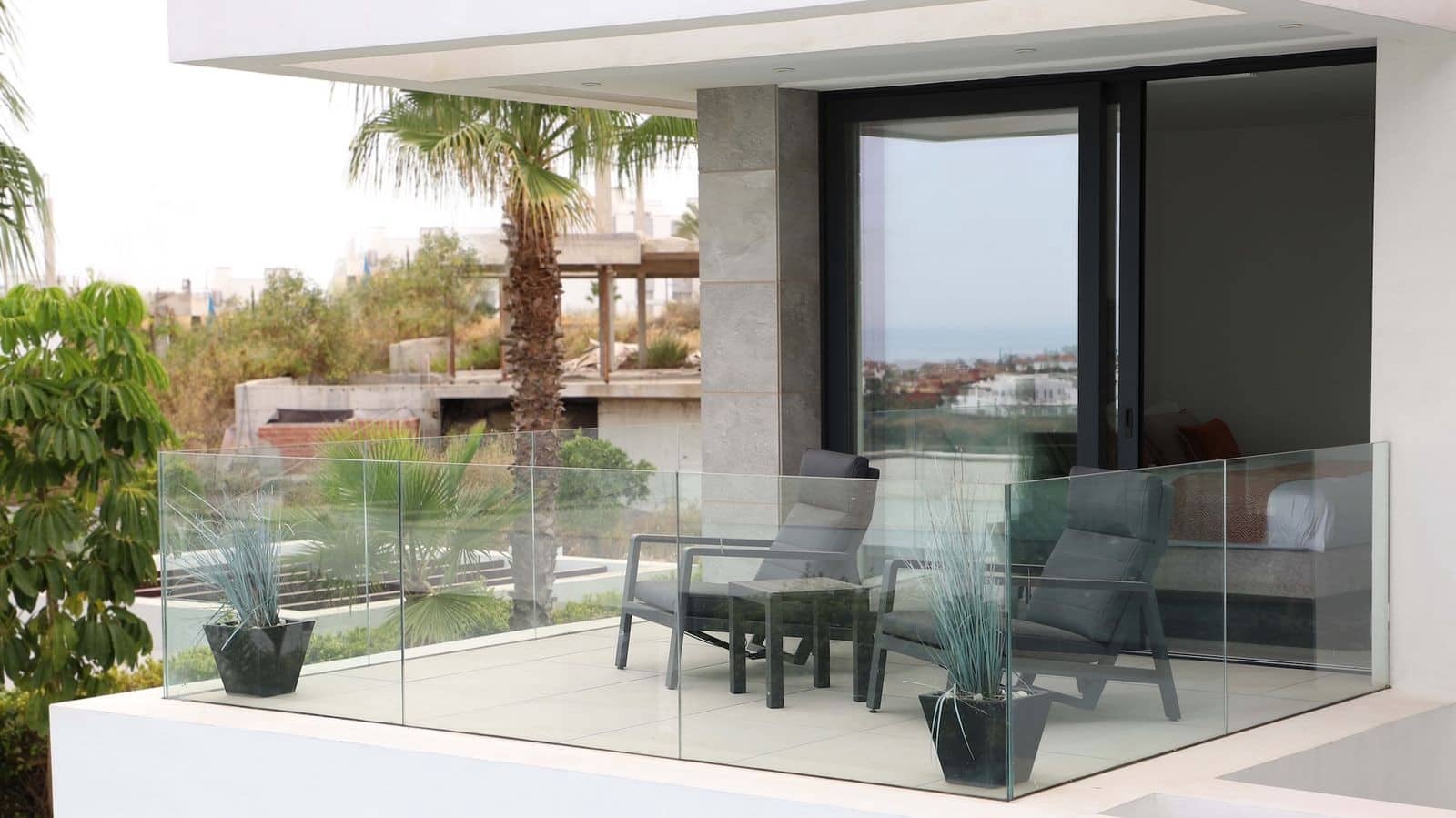5 bedroom Villa for sale in New Golden Mile with pool garage - € 2,695,000 (Ref: 10000016)