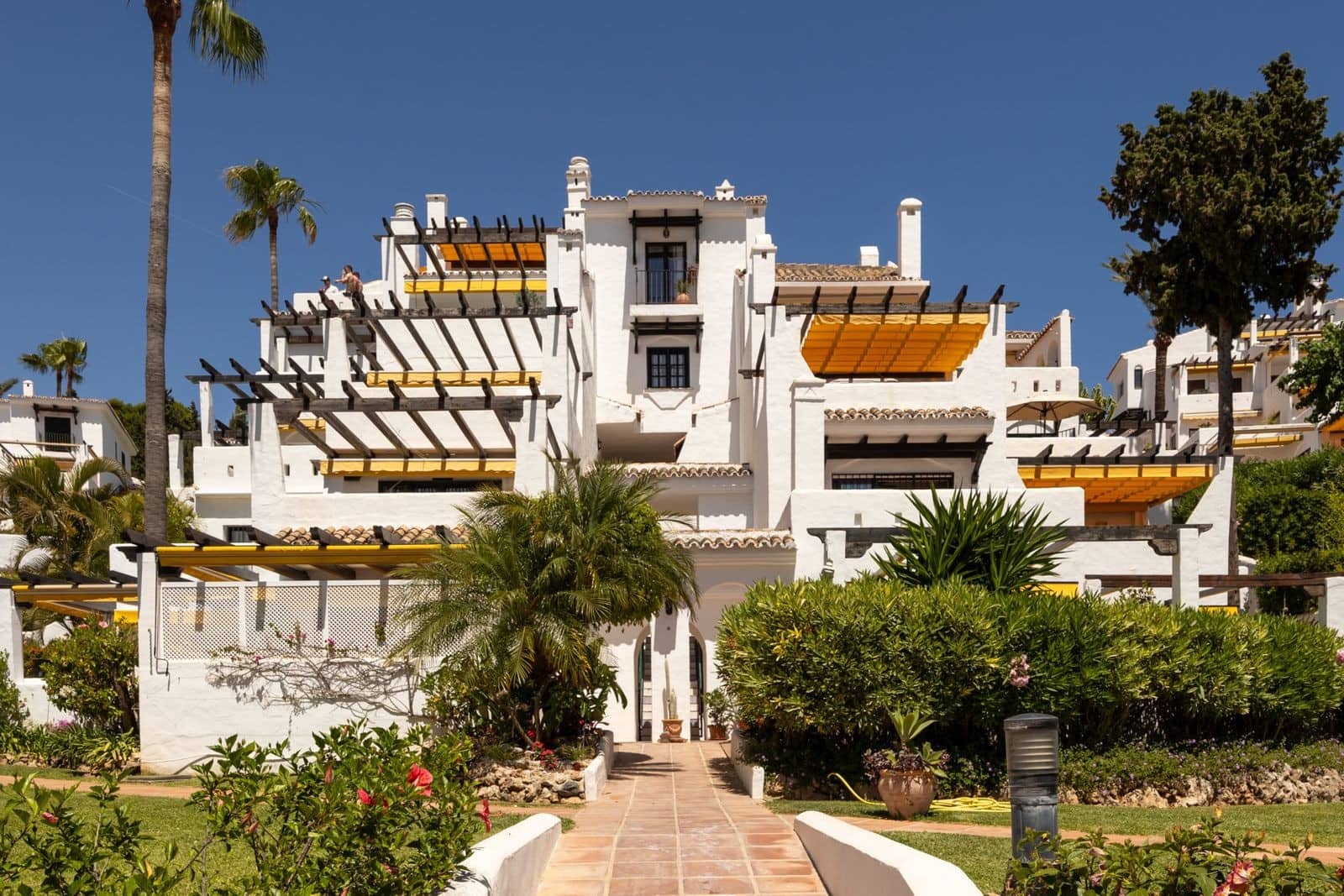 3 soverom Leilighet til salgs i Nueva Andalucia med svømmebasseng garasje - € 1 395 000 (Ref: 10000020)
