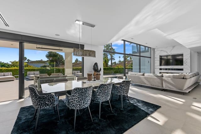 4 sypialnia Willa na sprzedaż w Marbella z basenem garażem - 4 400 000 € (Ref: 10000021)