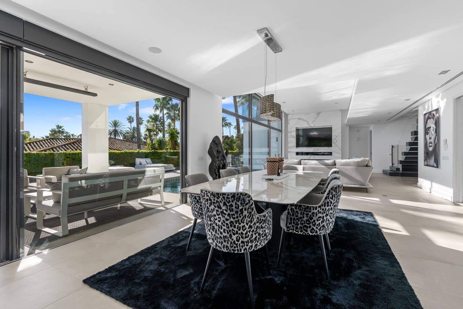 4 sypialnia Willa na sprzedaż w Marbella z basenem garażem - 4 400 000 € (Ref: 10000021)