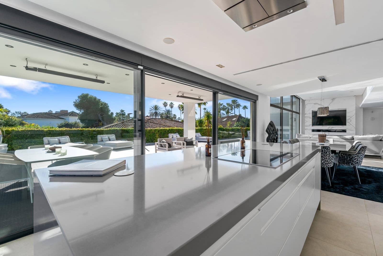 4 sypialnia Willa na sprzedaż w Marbella z basenem garażem - 4 400 000 € (Ref: 10000021)