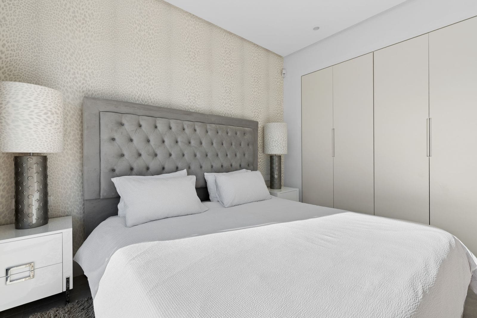 4 sypialnia Willa na sprzedaż w Marbella z basenem garażem - 4 400 000 € (Ref: 10000021)