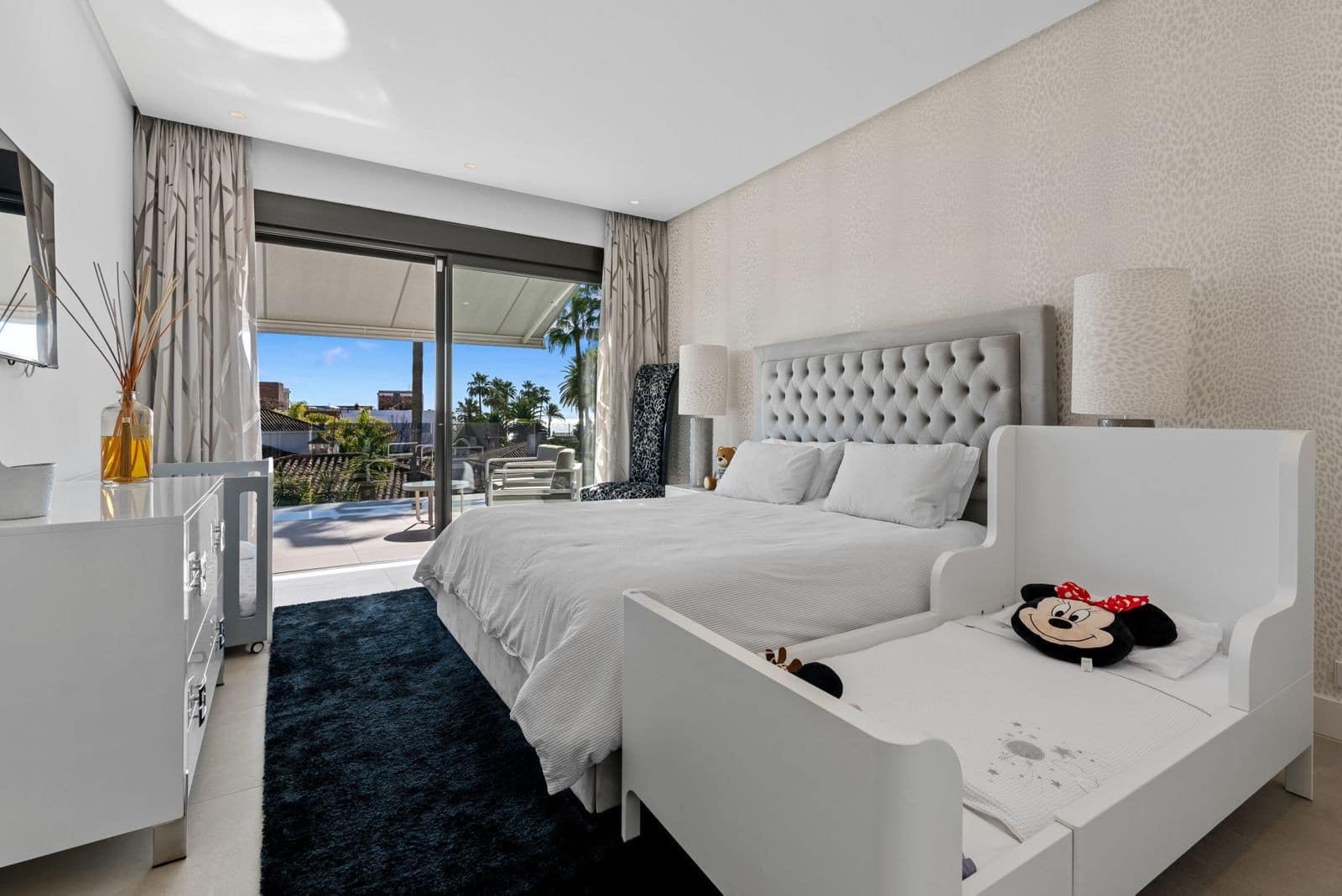 4 sypialnia Willa na sprzedaż w Marbella z basenem garażem - 4 400 000 € (Ref: 10000021)