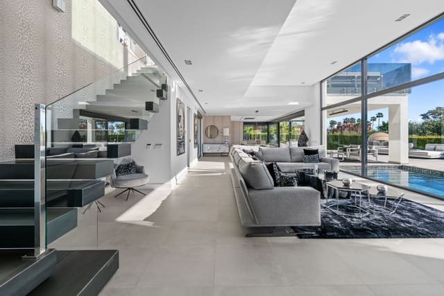 4 sypialnia Willa na sprzedaż w Marbella z basenem garażem - 4 400 000 € (Ref: 10000021)