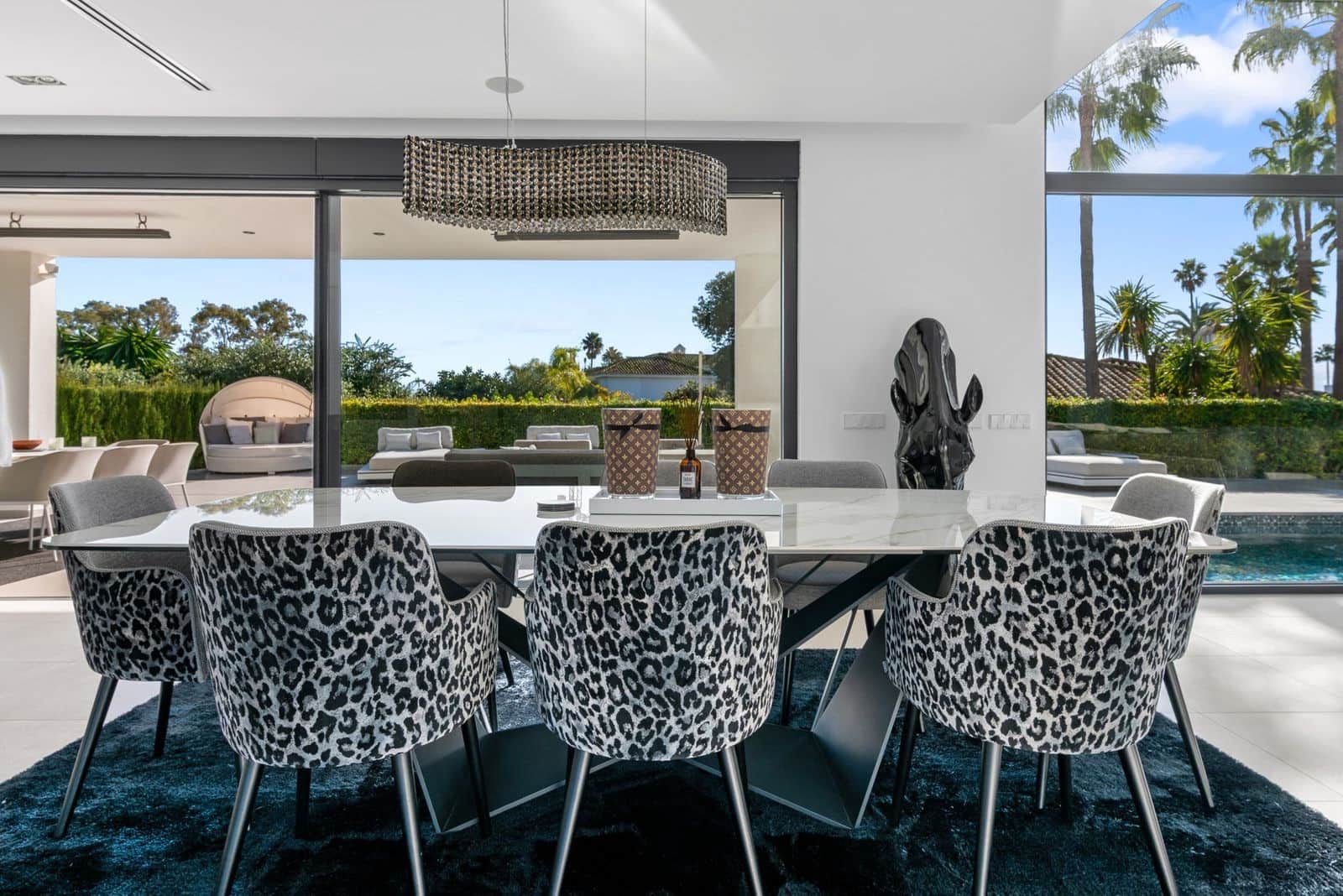 4 sypialnia Willa na sprzedaż w Marbella z basenem garażem - 4 400 000 € (Ref: 10000021)