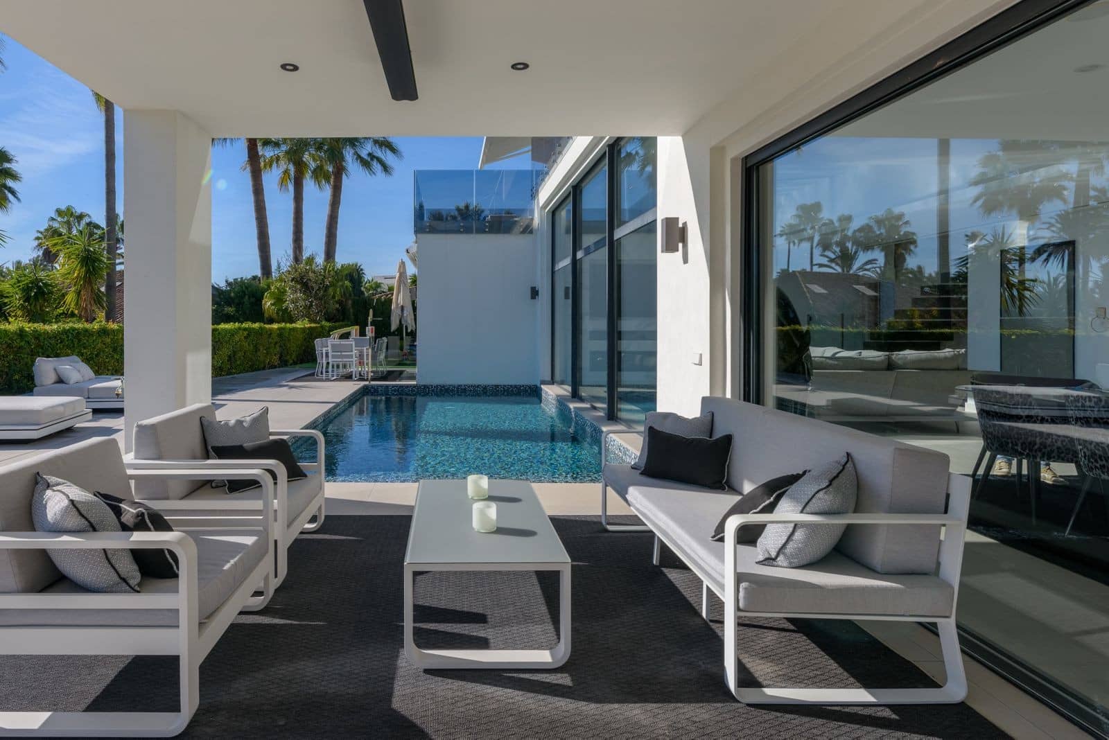 4 sypialnia Willa na sprzedaż w Marbella z basenem garażem - 4 400 000 € (Ref: 10000021)