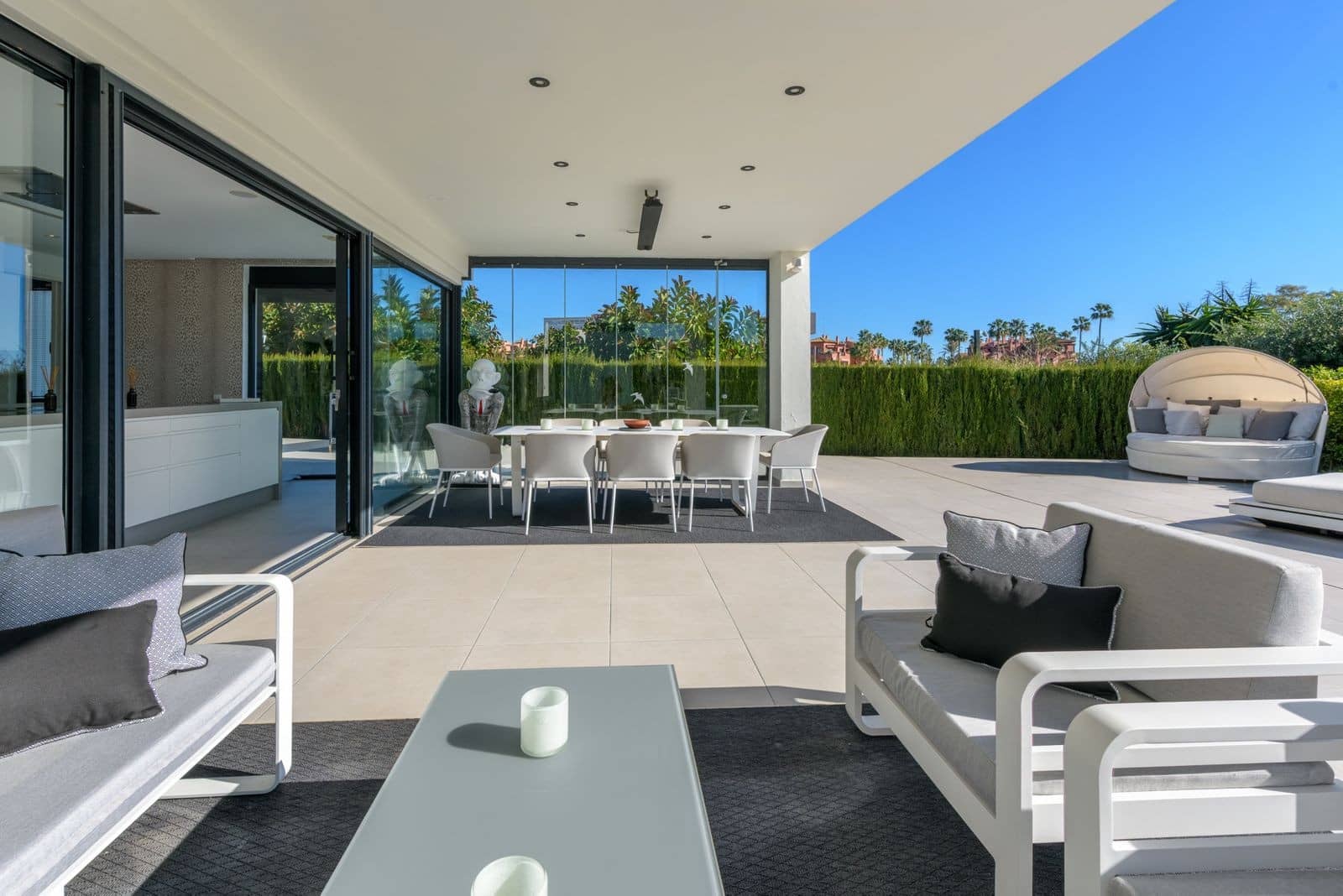 4 sypialnia Willa na sprzedaż w Marbella z basenem garażem - 4 400 000 € (Ref: 10000021)