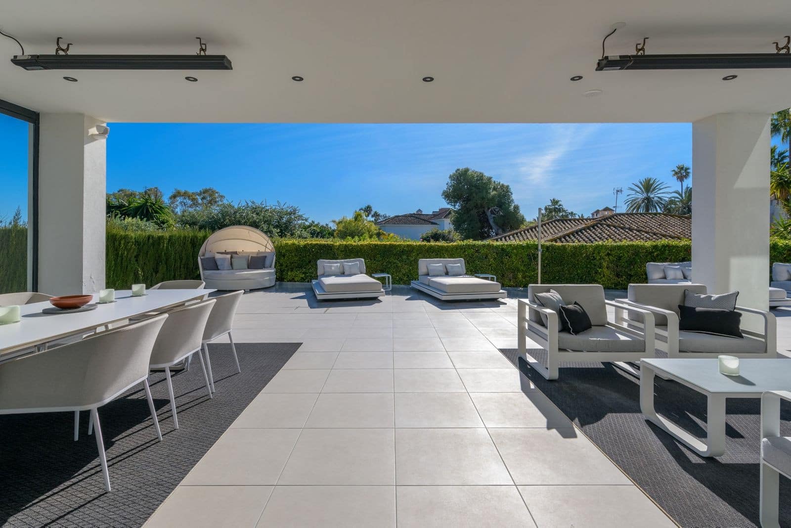 4 sypialnia Willa na sprzedaż w Marbella z basenem garażem - 4 400 000 € (Ref: 10000021)