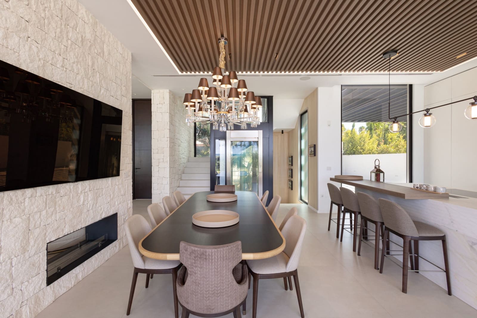 Chalet de 3 habitaciones en Marbella en venta con piscina garaje - 10.000.000 € (Ref: 10000022)