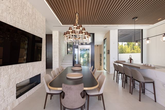 3 bedroom Villa for sale in Marbella with pool garage - € 10,000,000 (Ref: 10000022)