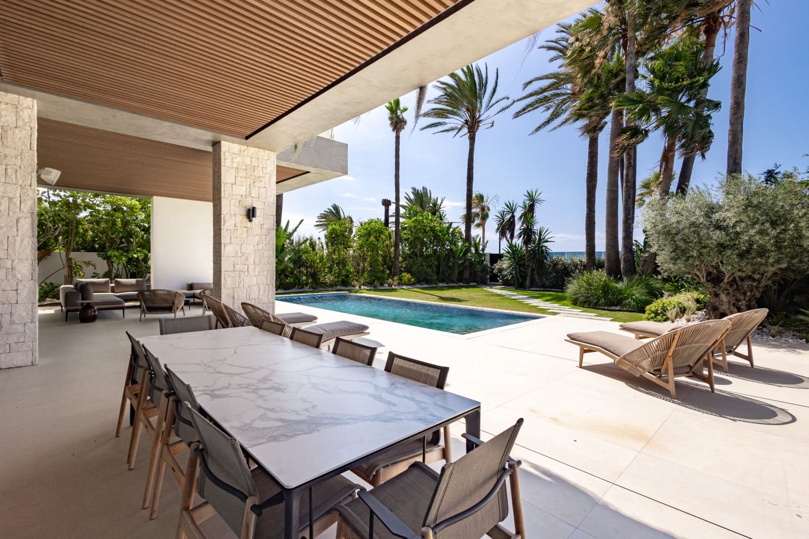 Chalet de 3 habitaciones en Marbella en venta con piscina garaje - 10.000.000 € (Ref: 10000022)