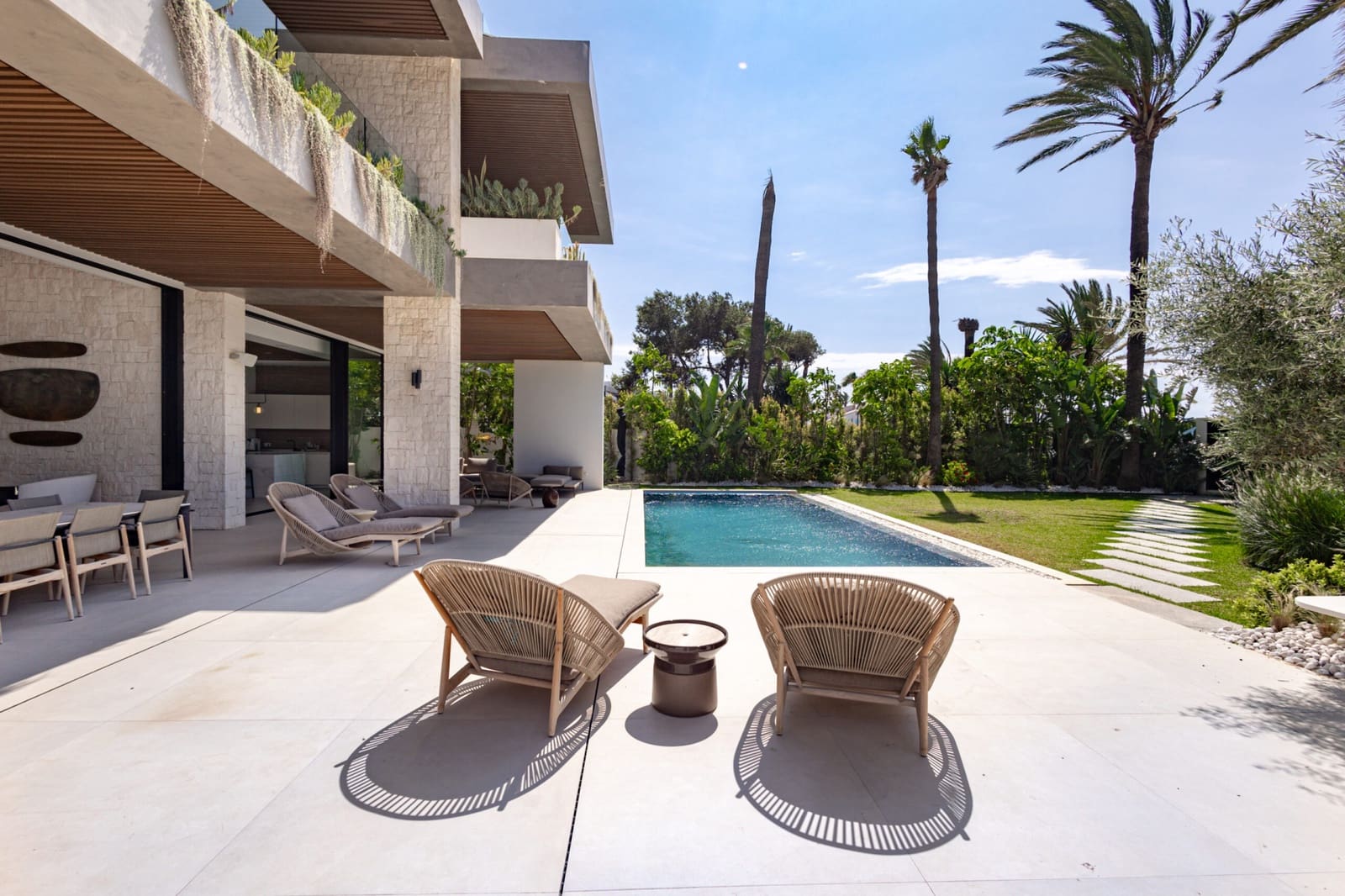 Chalet de 3 habitaciones en Marbella en venta con piscina garaje - 10.000.000 € (Ref: 10000022)