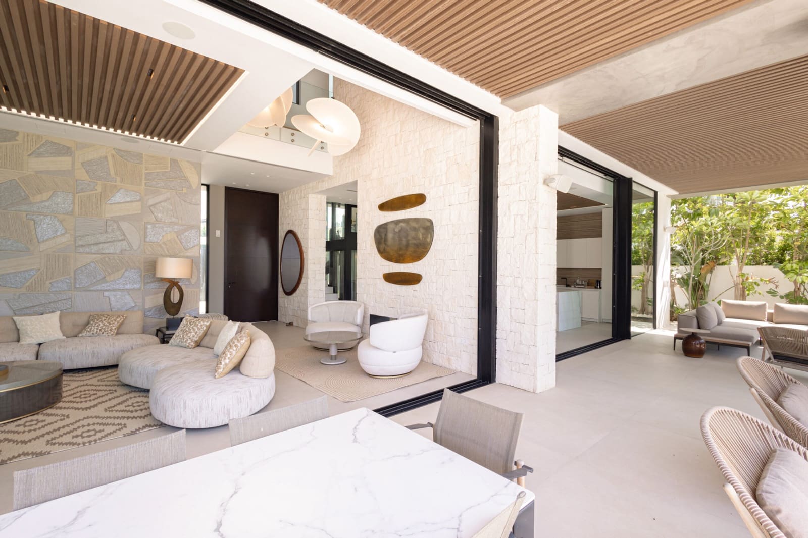 Chalet de 3 habitaciones en Marbella en venta con piscina garaje - 10.000.000 € (Ref: 10000022)