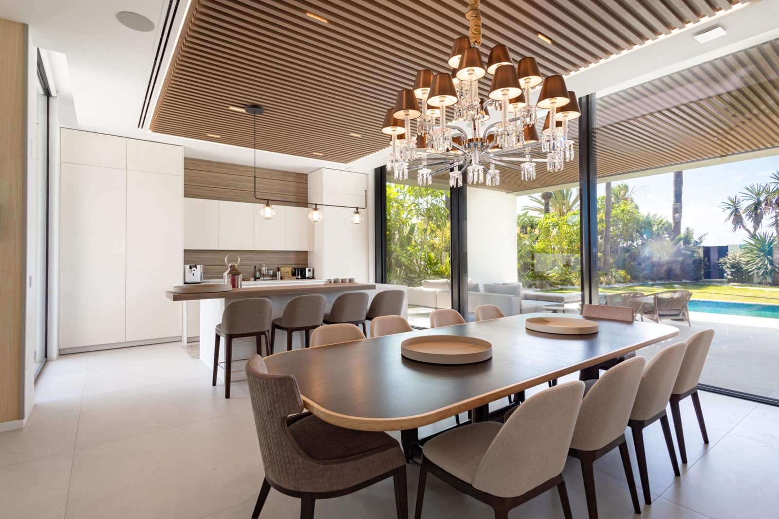 Chalet de 3 habitaciones en Marbella en venta con piscina garaje - 10.000.000 € (Ref: 10000022)