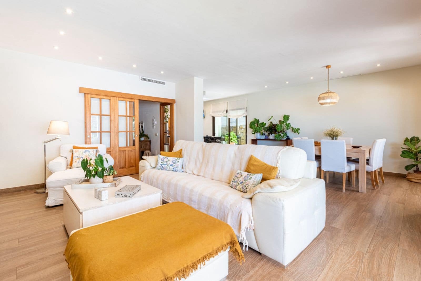 5 sypialnia Willa na sprzedaż w Marbella z basenem garażem - 1 700 000 € (Ref: 10003765)