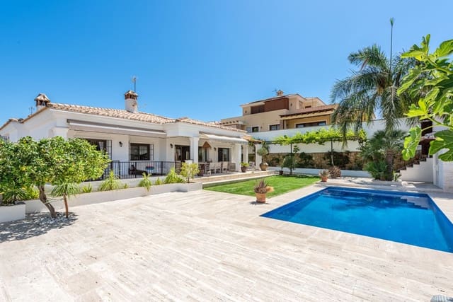 5 bedroom Villa for sale in Marbella with pool garage - € 1,700,000 (Ref: 10003765)