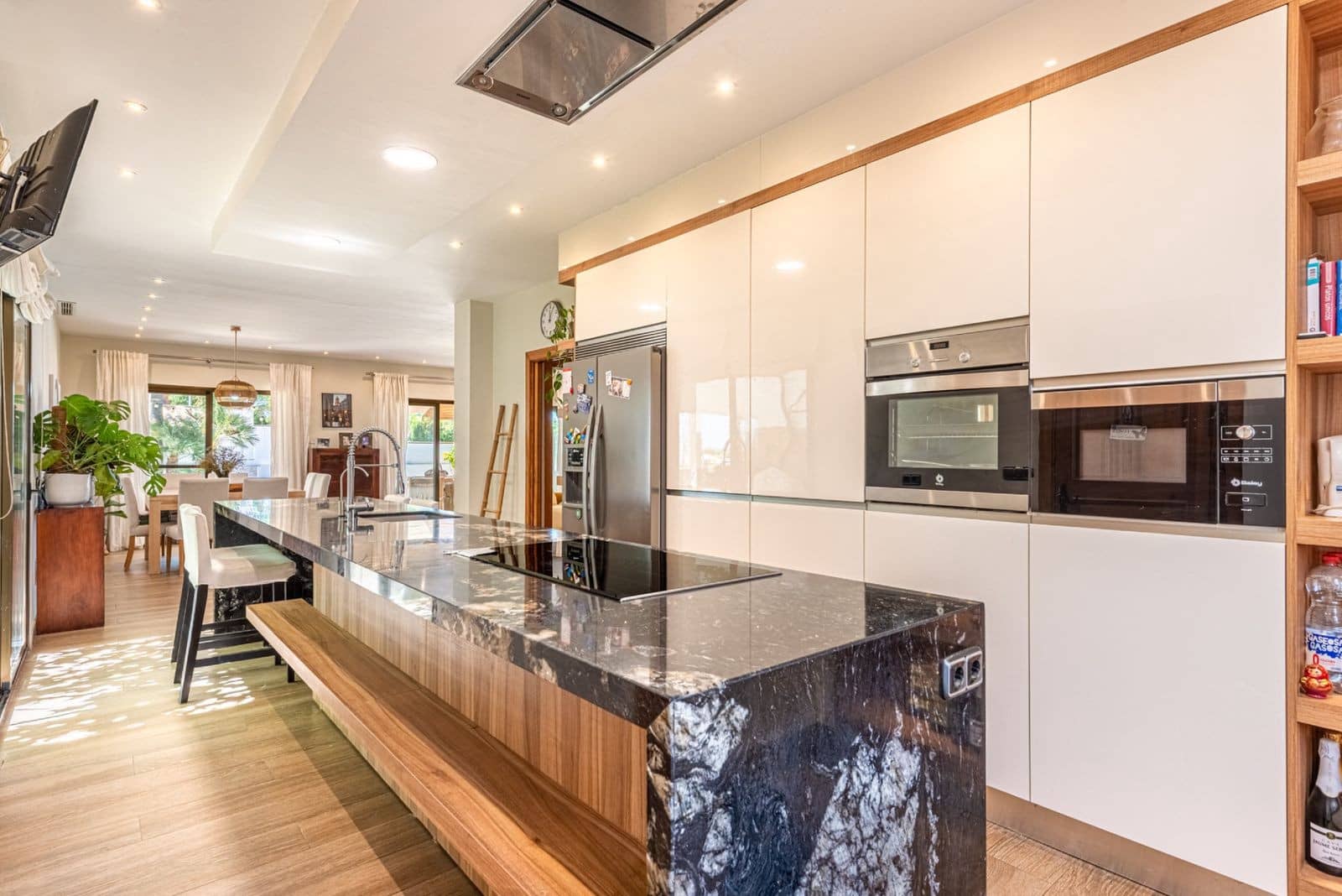 5 sypialnia Willa na sprzedaż w Marbella z basenem garażem - 1 700 000 € (Ref: 10003765)