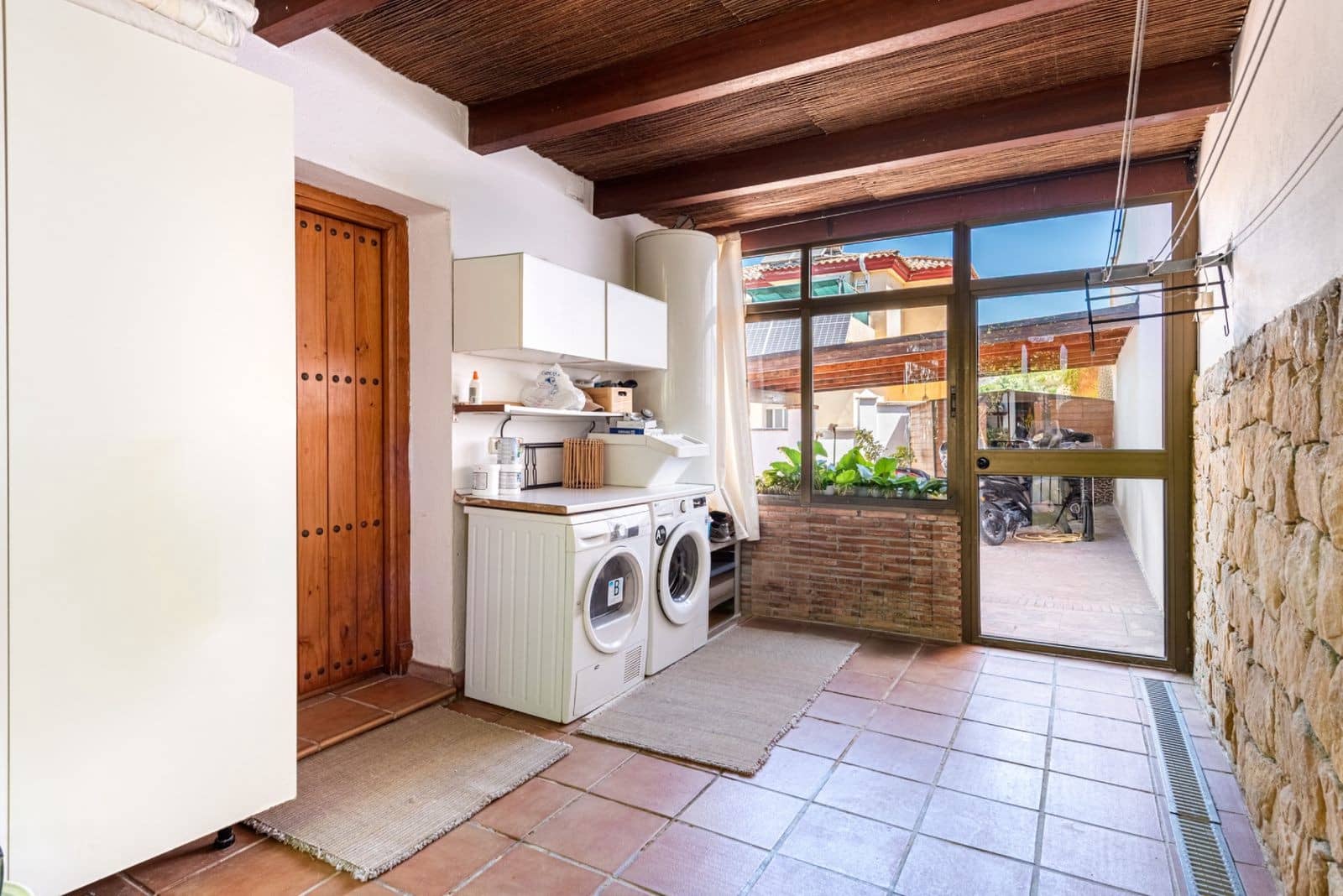 5 sypialnia Willa na sprzedaż w Marbella z basenem garażem - 1 700 000 € (Ref: 10003765)