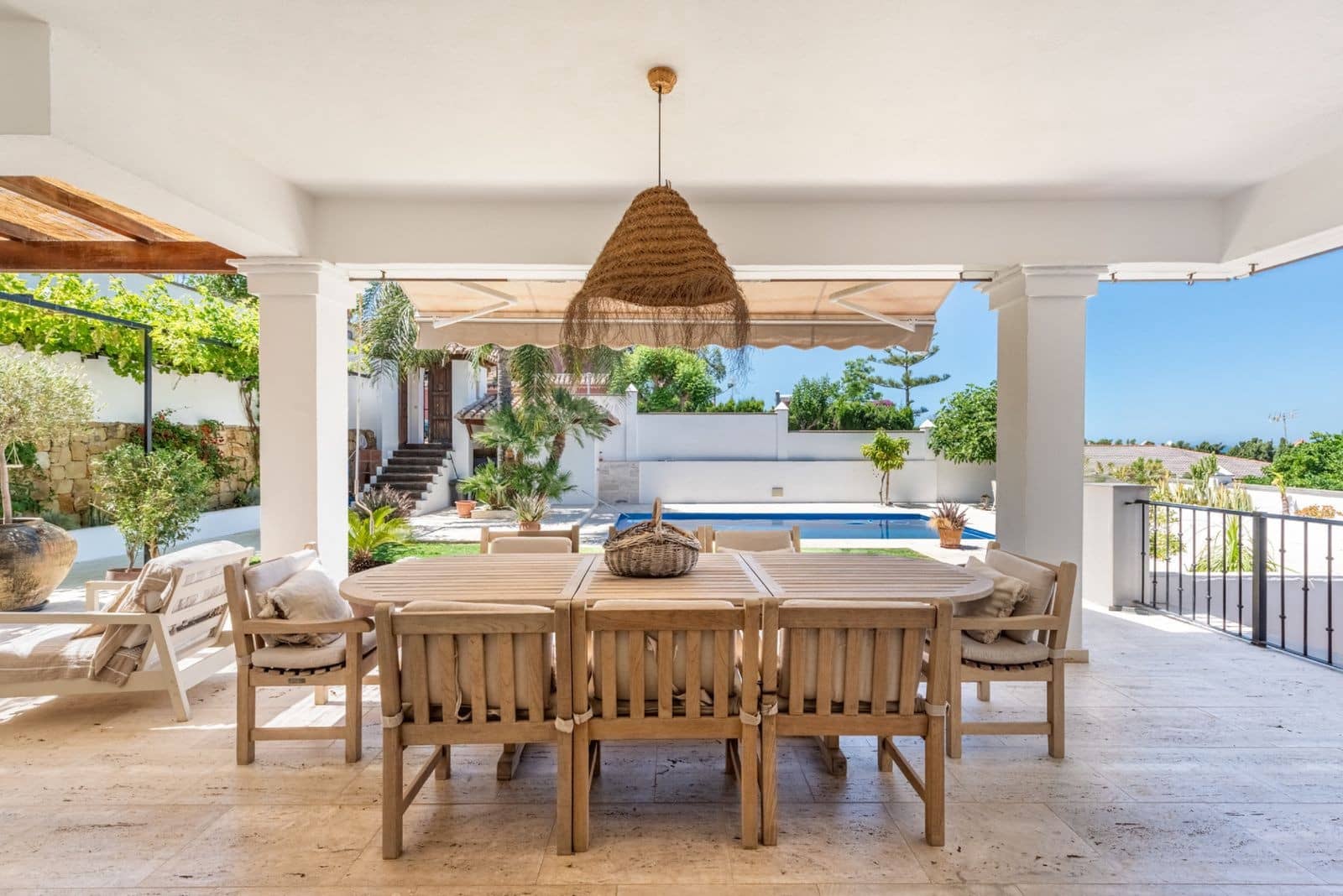 5 sypialnia Willa na sprzedaż w Marbella z basenem garażem - 1 700 000 € (Ref: 10003765)