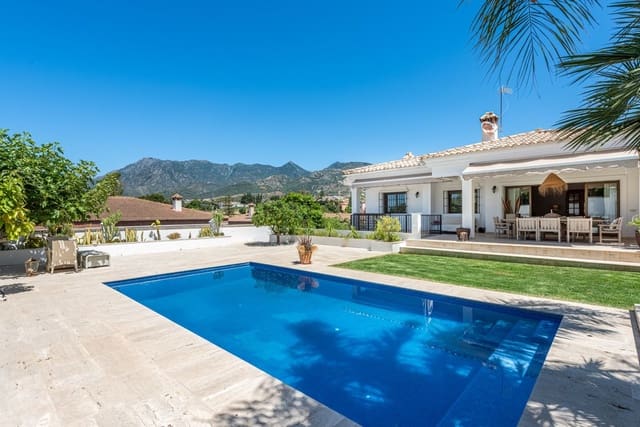 5 bedroom Villa for sale in Marbella with pool garage - € 1,700,000 (Ref: 10003765)