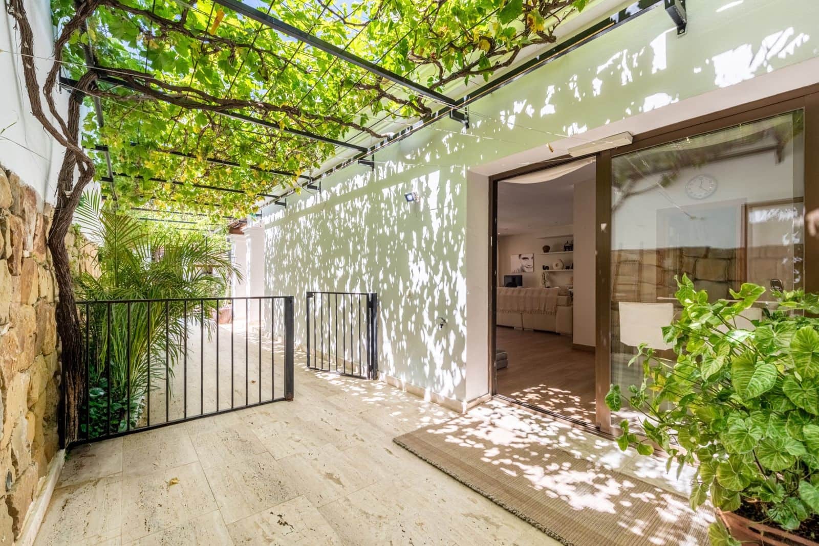 5 sypialnia Willa na sprzedaż w Marbella z basenem garażem - 1 700 000 € (Ref: 10003765)