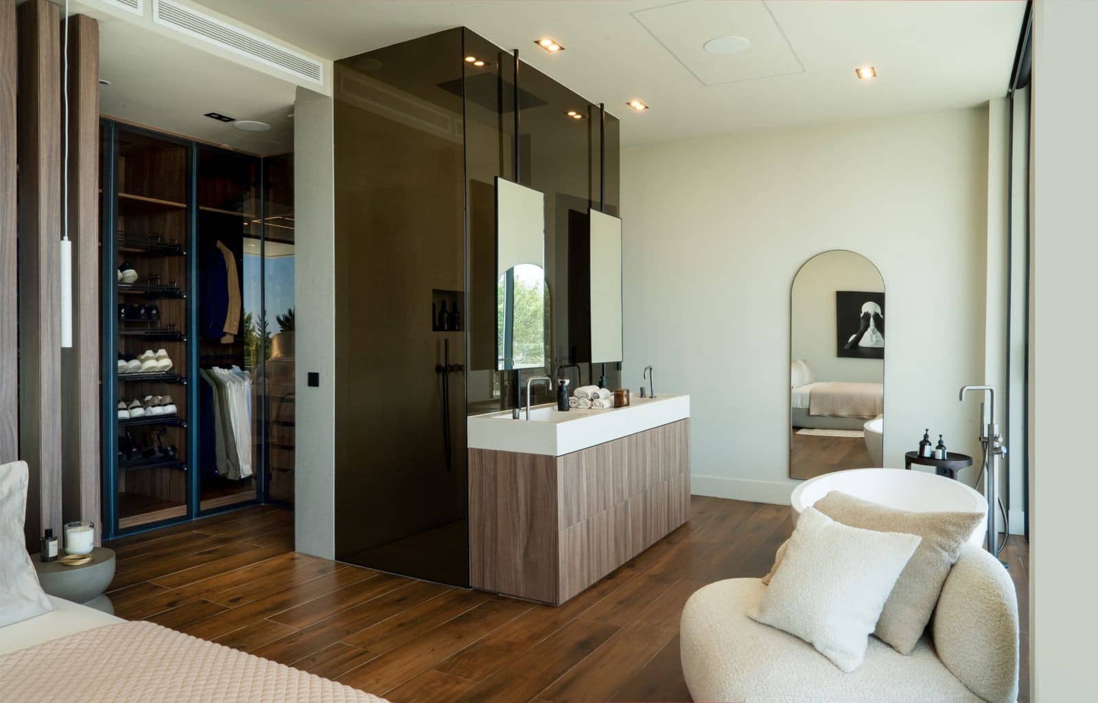 4 bedroom Villa for sale in Benahavis with pool garage - € 7,995,000 (Ref: 10003767)