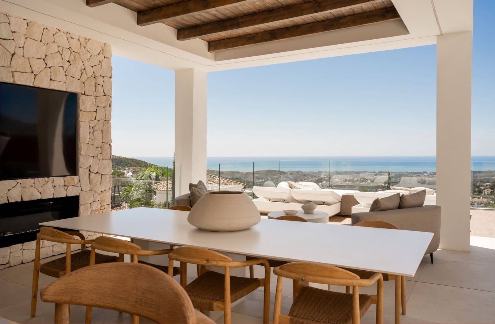 4 bedroom Villa for sale in Benahavis with pool garage - € 7,995,000 (Ref: 10003767)