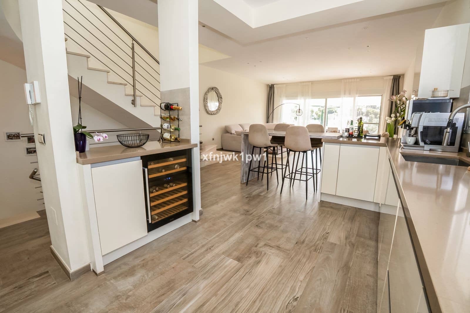 3 soverom Kjedet enebolig til salgs i Riviera del Sol med svømmebasseng garasje - € 950 000 (Ref: 10003768)