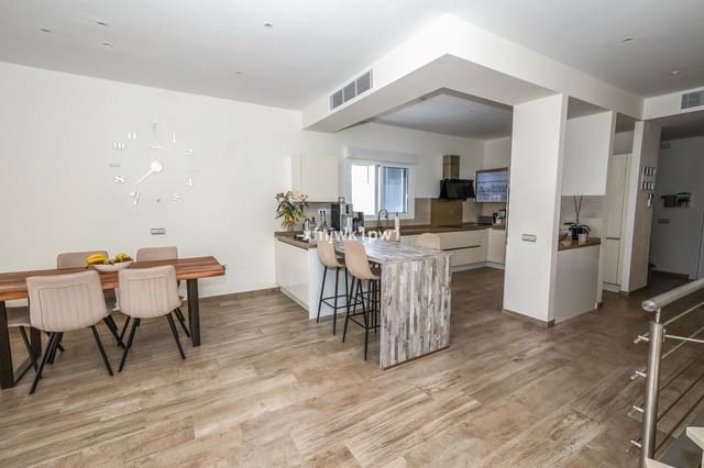 Pareado de 3 habitaciones en Riviera del Sol, Mijas en venta con piscina garaje - 950.000 € (Ref: 10003768)