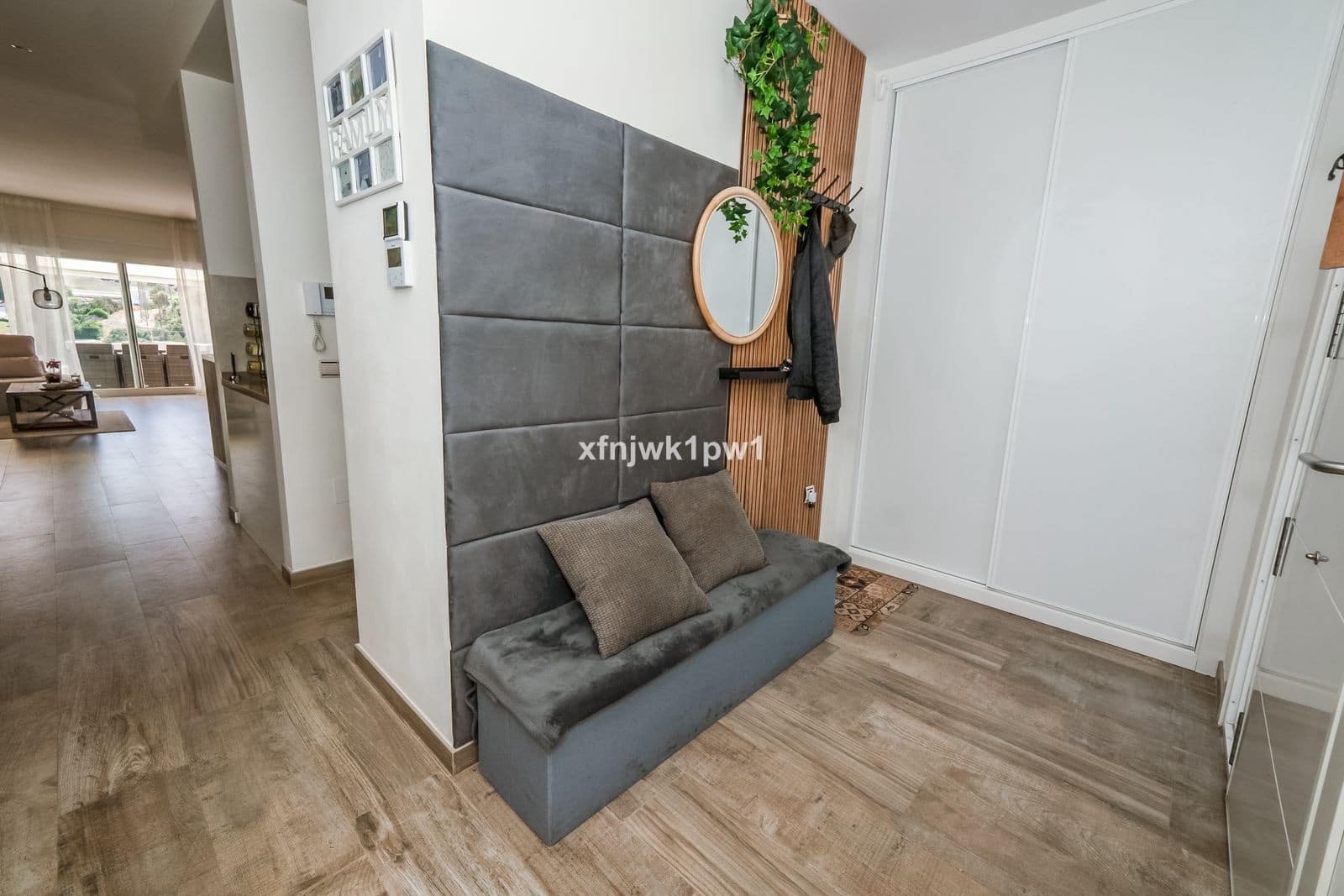 3 soverom Kjedet enebolig til salgs i Riviera del Sol med svømmebasseng garasje - € 950 000 (Ref: 10003768)