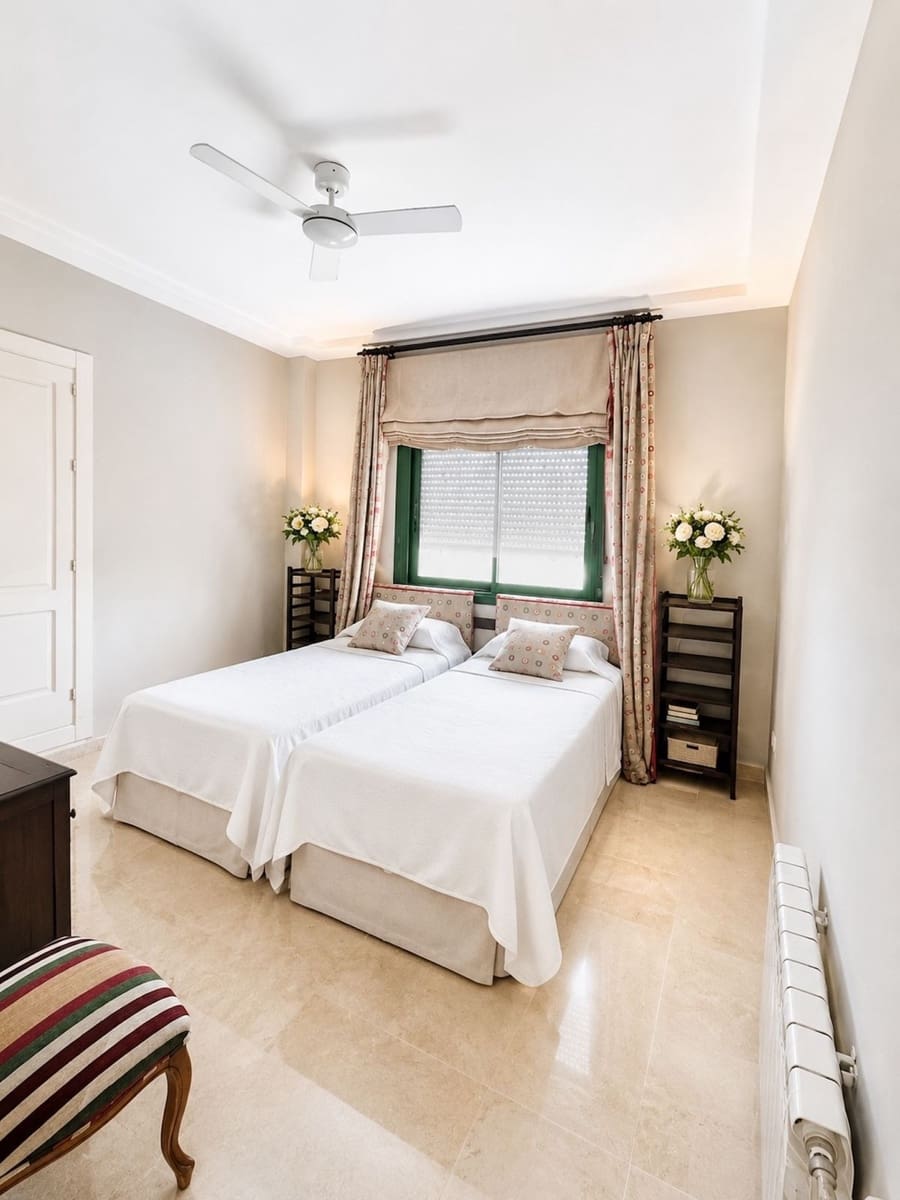3 bedroom Penthouse for sale in Marbella with pool garage - € 840,000 (Ref: 10003770)