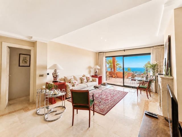 3 bedroom Penthouse for sale in Marbella with pool garage - € 840,000 (Ref: 10003770)