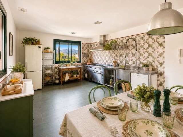 3 bedroom Penthouse for sale in Marbella with pool garage - € 840,000 (Ref: 10003770)