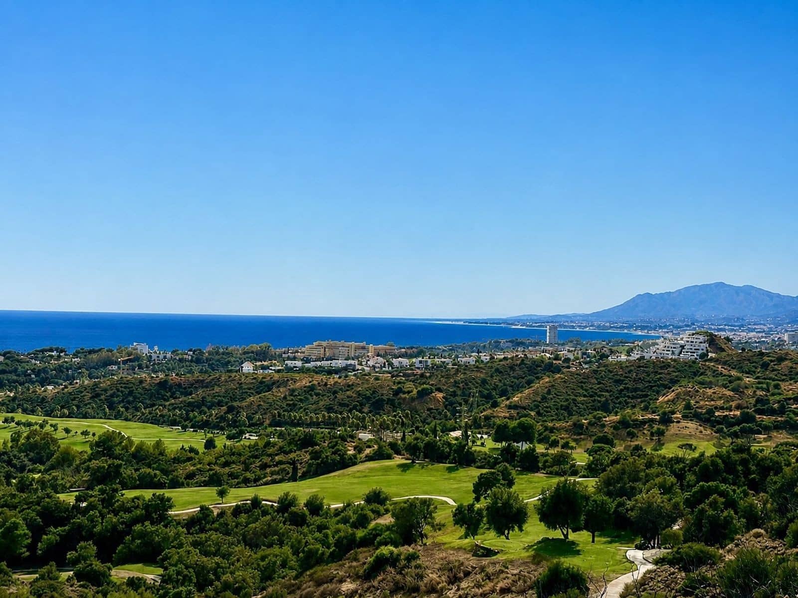 3 bedroom Penthouse for sale in Marbella with pool garage - € 840,000 (Ref: 10003770)