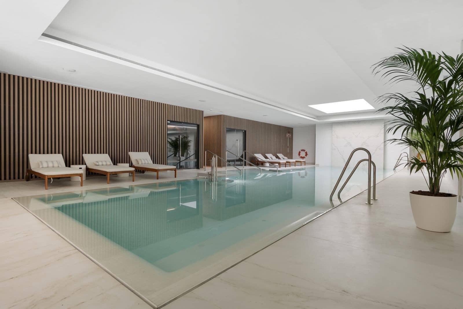 4 soverom Kjedet enebolig til salgs i Marbella med svømmebasseng garasje - € 2 150 000 (Ref: 10005324)