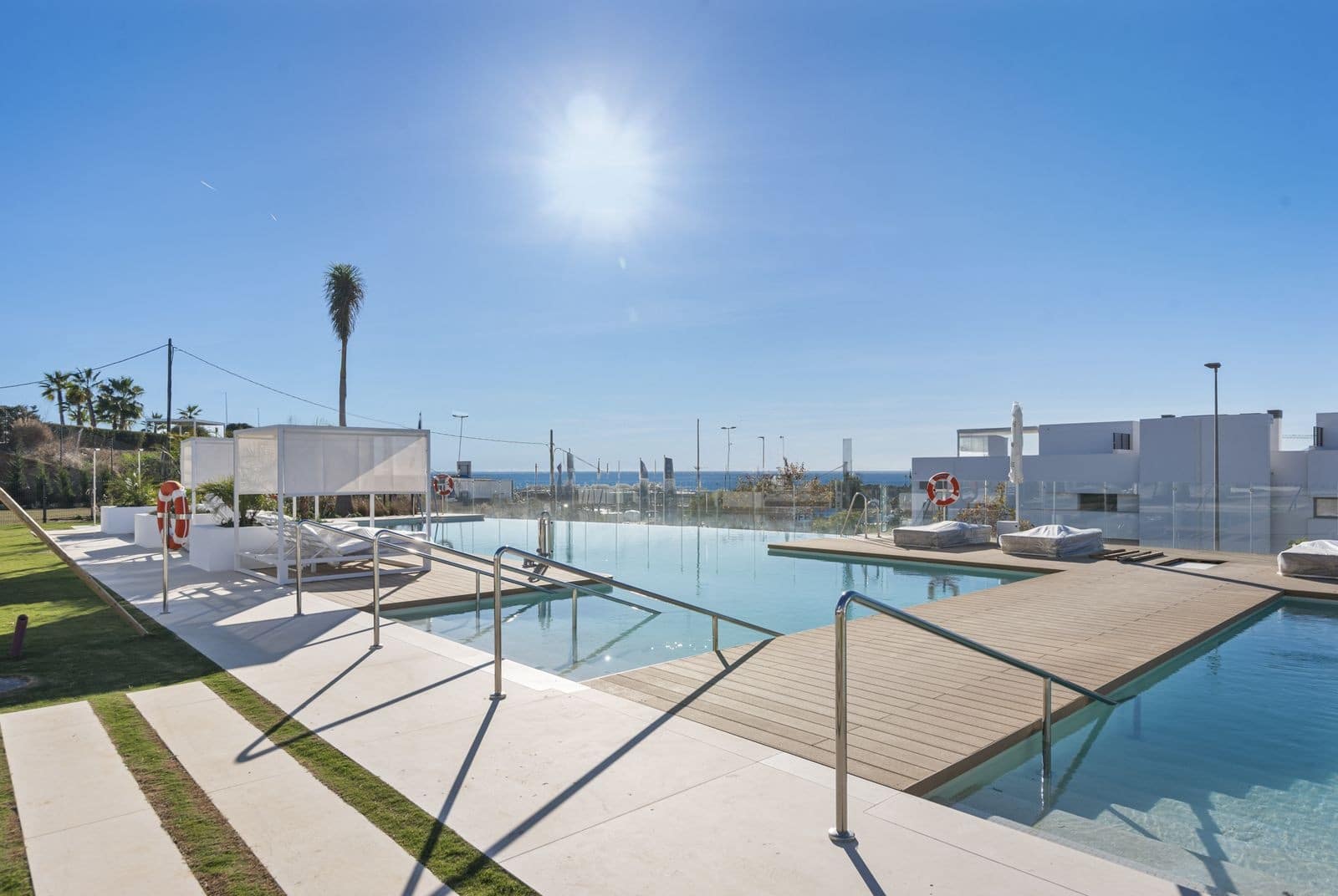 4 soverom Kjedet enebolig til salgs i Marbella med svømmebasseng garasje - € 2 150 000 (Ref: 10005324)