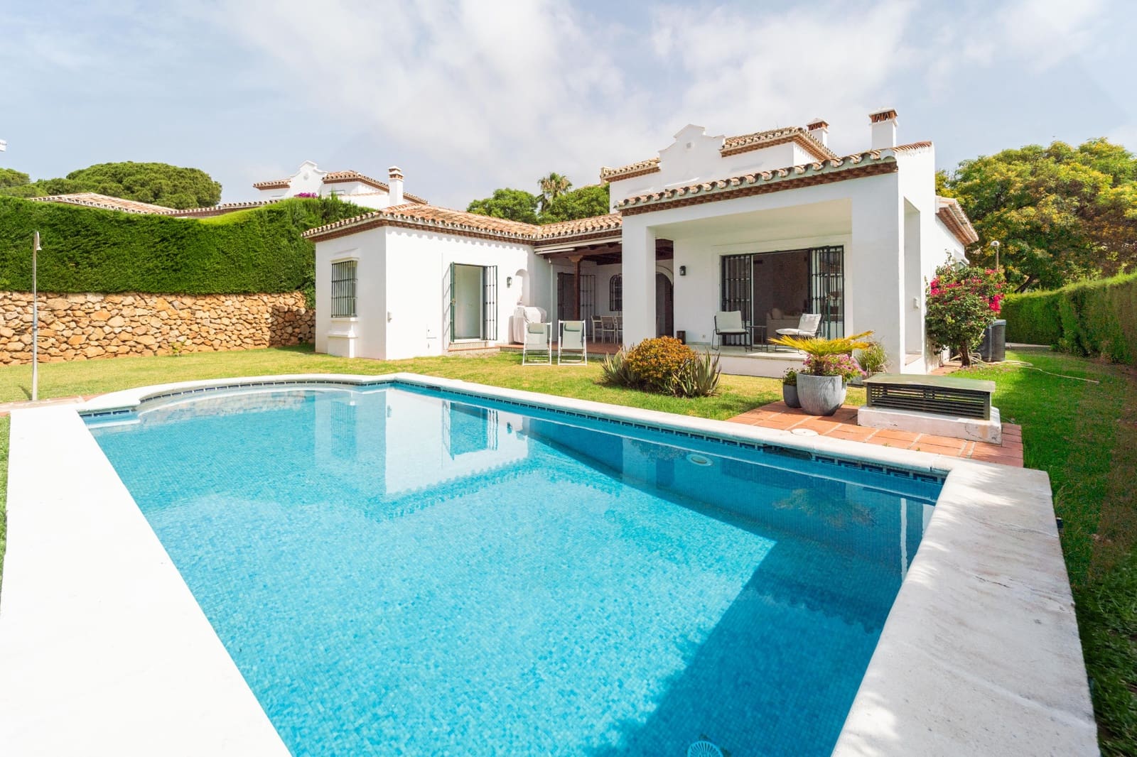 4 quarto Moradia para venda em Marbella com piscina garagem - 1 695 000 € (Ref: 10005326)