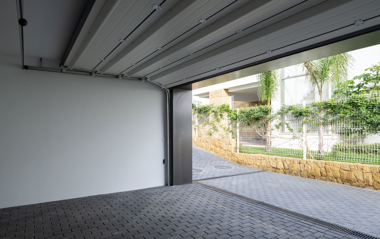 Chalet de 4 habitaciones en El Chaparral en venta con piscina garaje - 1.675.000 € (Ref: 10006364)