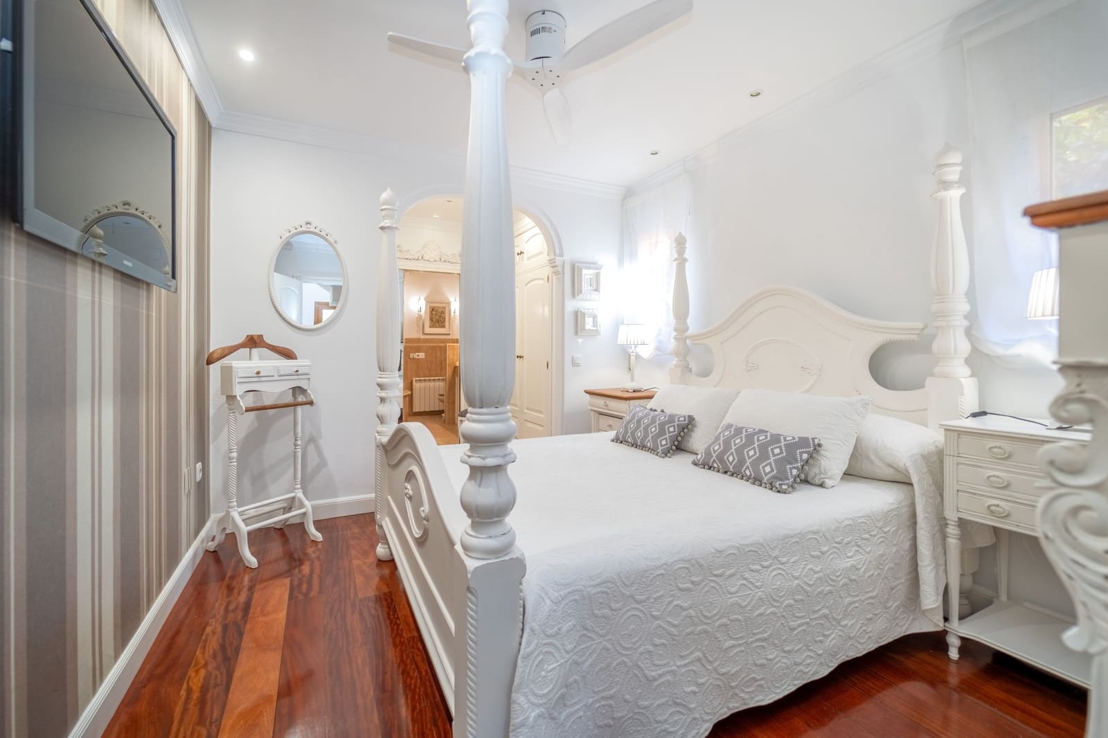Chalet de 4 habitaciones en Mijas Costa en venta con piscina garaje - 1.440.000 € (Ref: 10007240)