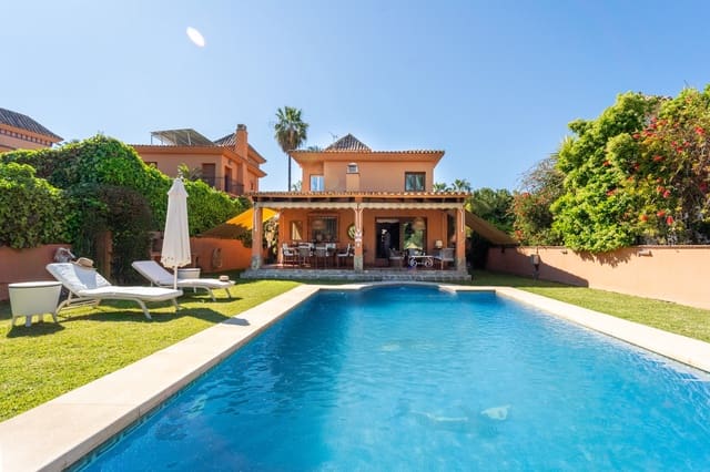 Chalet de 4 habitaciones en Mijas Costa, Mijas en venta con piscina garaje - 1.440.000 € (Ref: 10007240)