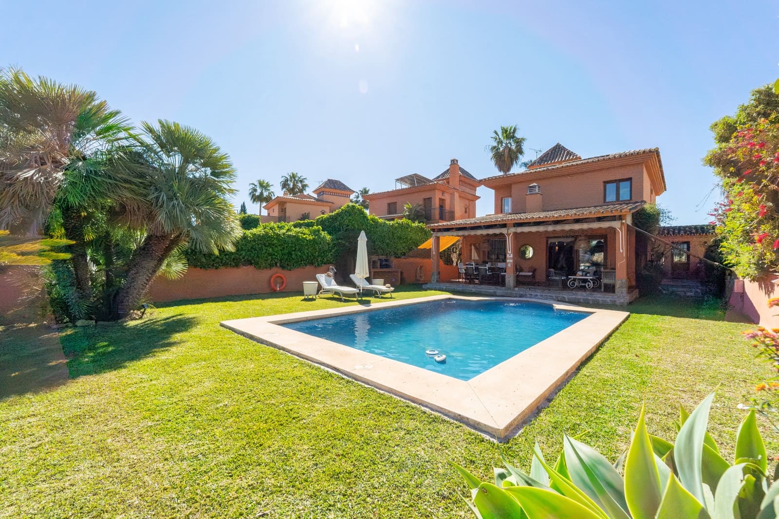 Chalet de 4 habitaciones en Mijas Costa en venta con piscina garaje - 1.440.000 € (Ref: 10007240)