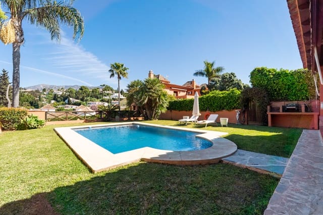 Chalet de 4 habitaciones en Mijas Costa, Mijas en venta con piscina garaje - 1.440.000 € (Ref: 10007240)