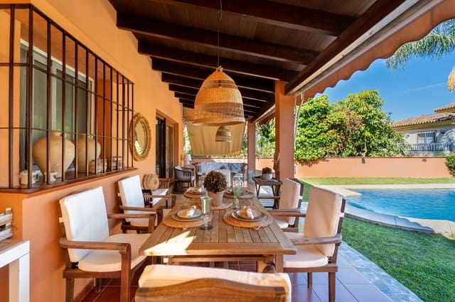Chalet de 4 habitaciones en Mijas Costa, Mijas en venta con piscina garaje - 1.440.000 € (Ref: 10007240)