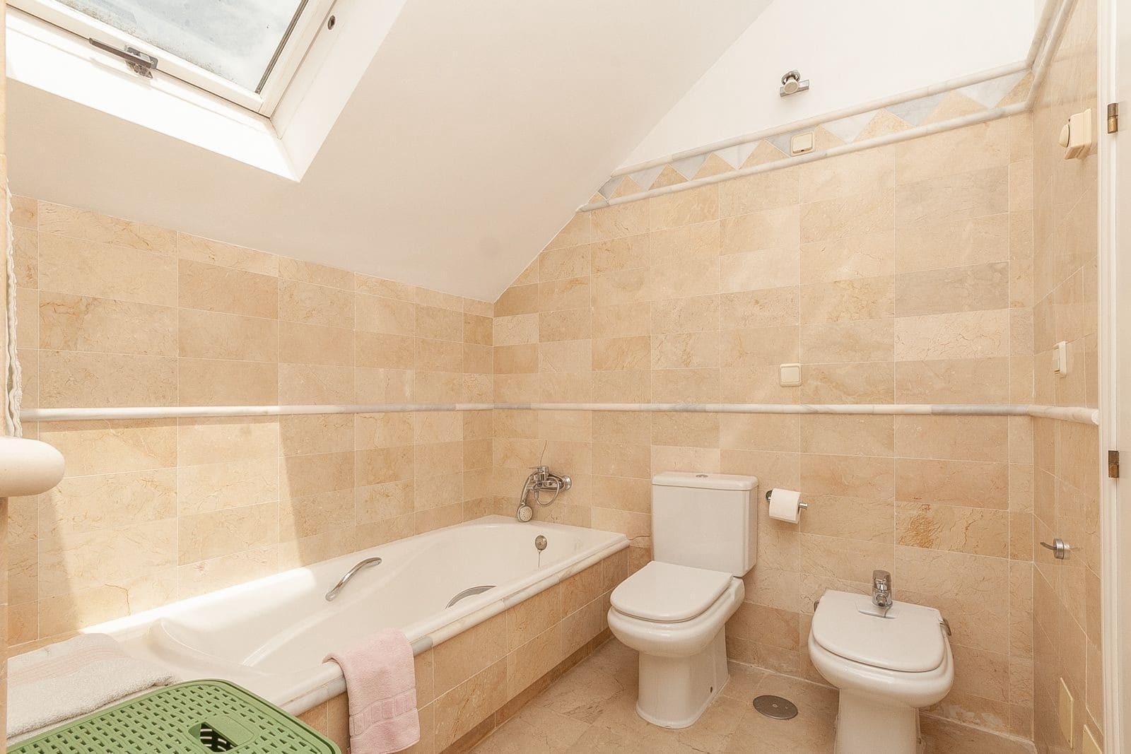 3 bedroom Penthouse for sale in Marbella with pool garage - € 1,095,000 (Ref: 10008844)