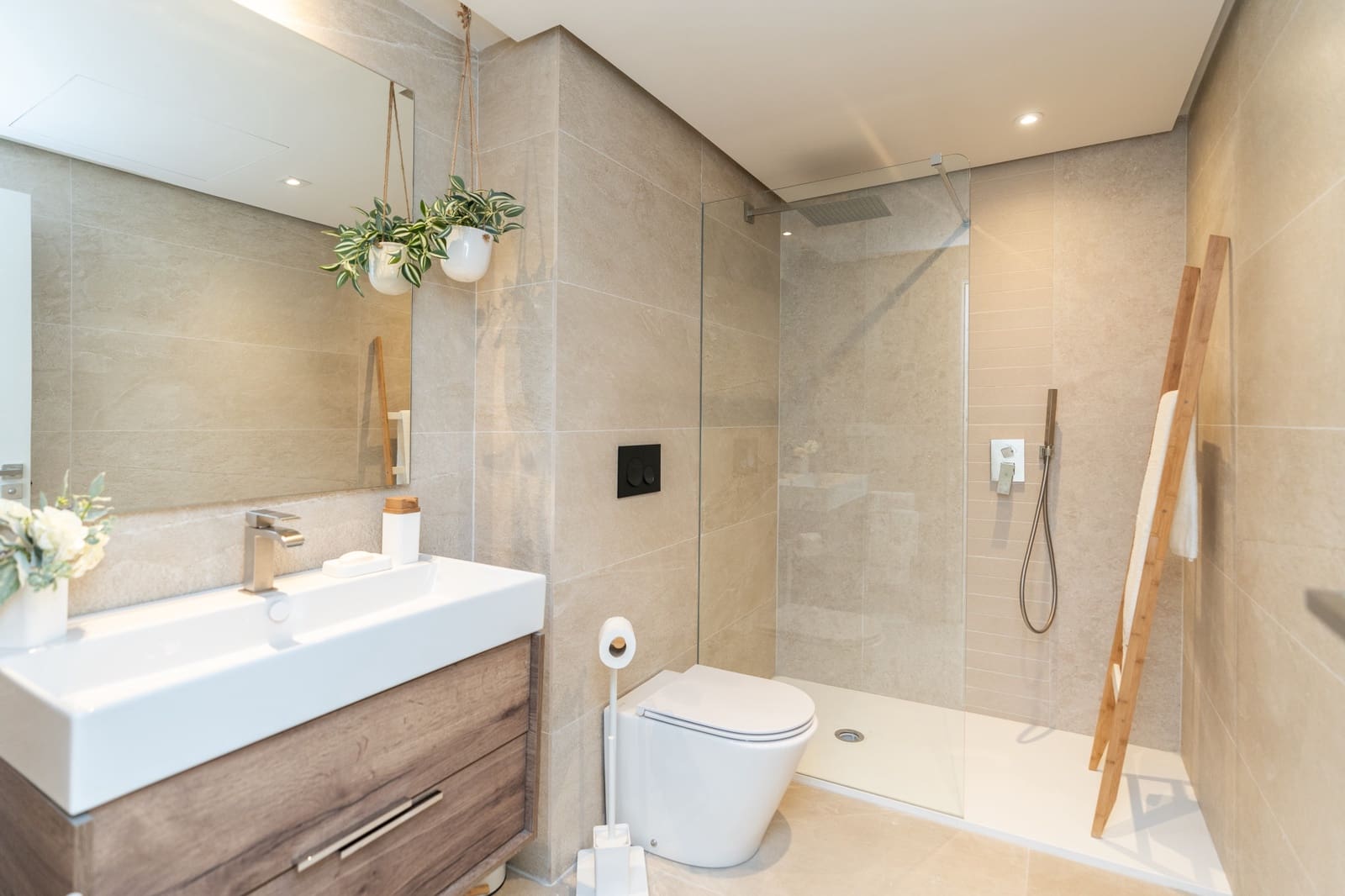 Apartamento de 2 habitaciones en Benahavís en venta con piscina garaje - 615.000 € (Ref: 10008847)